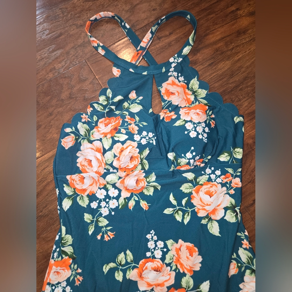 Cupshe NWT Teal Floral Scalloped One Piece Swim Suit Medium